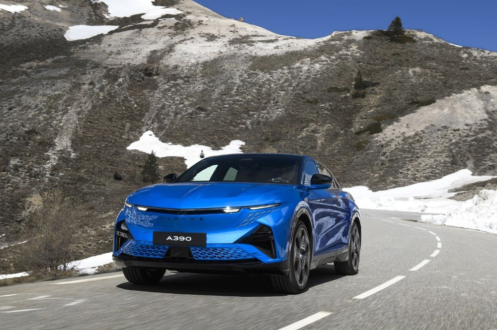 Огляд Alpine A390: Електричний фастбек з динамікою спорткара
