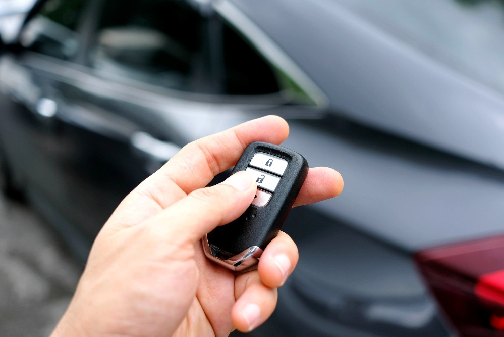 Чому автомобіль не відкривається з брелка: Можливі причини