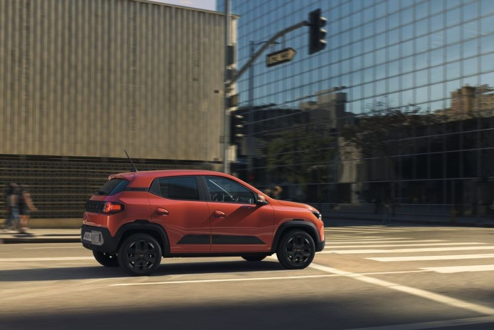Огляд Dacia Spring 2024: Доступний електрокар з оновленим стилем