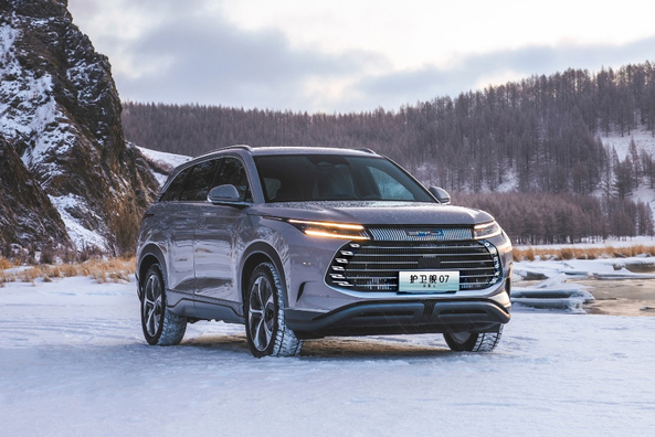 Огляд BYD Frigate 07: Плагін-гібридний SUV з морською естетикою Фото 3