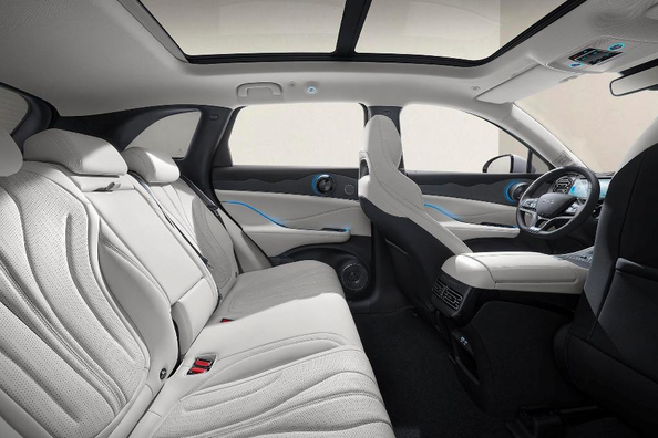 Огляд BYD Frigate 07: Плагін-гібридний SUV з морською естетикою Фото 6