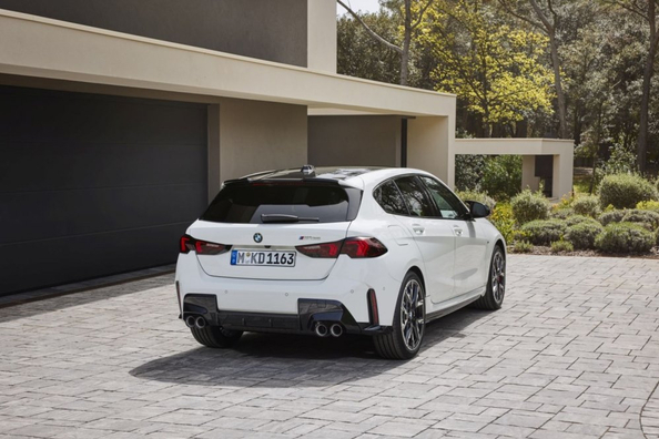 Огляд BMW 1 Series M135: динамічний хетчбек з M-акцентом Фото 4