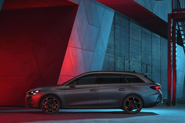 Огляд Cupra Leon Sportstourer 2024: Динамічний універсал Фото 2