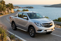 Mazda BT-50 2012- рр. Бокові пороги Fullmond (2 шт, алюм.) фото 1