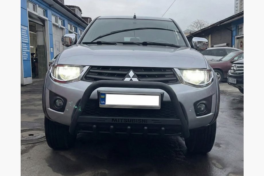 Mitsubishi L200 2006-2015 рр. Кенгурятник WT004 Black (нерж) Фото 1