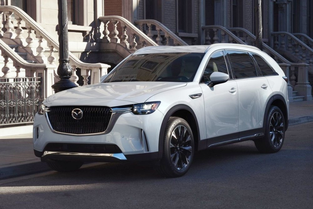 Огляд Mazda CX-90: флагманський трирядний кросовер