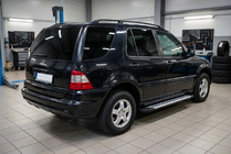 Mercedes ML W163 1997-2005 рр. Бокові пороги Line (2 шт., Алюміній) фото 1