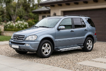 Mercedes ML W163 1997-2005 рр. Бокові пороги Rainbow (2 шт., Алюміній) фото 1