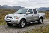 Nissan NP300 1999-2015 рр. Бокові пороги Maydos V1 (2 шт., Алюміній ↗ нерж) фото 1