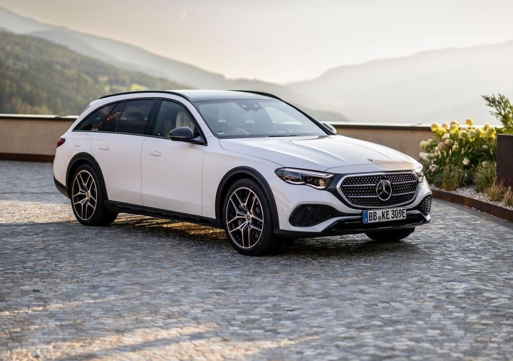 Огляд Mercedes-Benz E-Class All-Terrain 2024 (S214): Універсал для динаміки та комфорту
