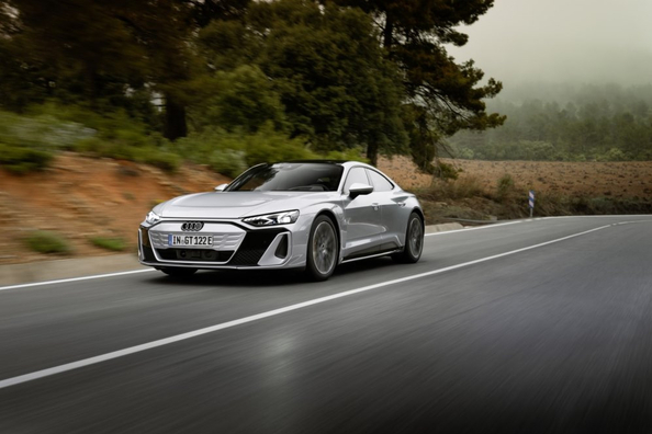 Огляд Audi S e-tron GT: Потужний електричний гран-турізмо Фото 4