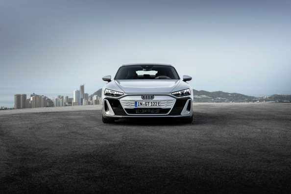 Огляд Audi S e-tron GT: Потужний електричний гран-турізмо Фото 2