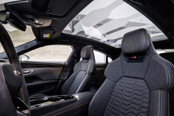 Огляд Audi S e-tron GT: Потужний електричний гран-турізмо Фото 7