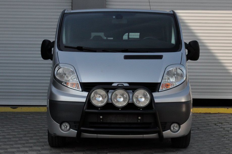 Opel Vivaro 2001-2015 рр. Кенгурятник WT018 Black (нерж.) Image
