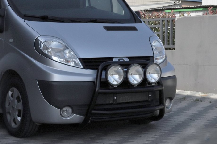 Renault Trafic 2001-2015 рр. Кенгурятник WT018 Black (нерж.) Image