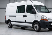 Renault Master 1998-2010 рр. Бокові пороги Bosphorus Black (2 шт., алюміній) фото 1