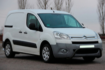 Peugeot Partner Tepee 2008-2018 рр. Кенгурятник WT007 Black (нерж.) фото 1