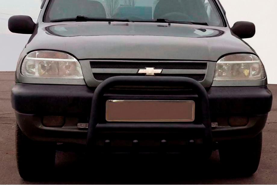 Chevrolet Niva 1998-2020 рр. Кенгурятник QT006 Black (нерж) Фото 1