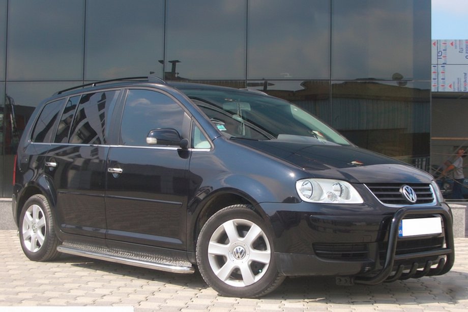Volkswagen Touran 2003-2010 рр. Кенгурятник QT006 Black (нерж) Фото 1