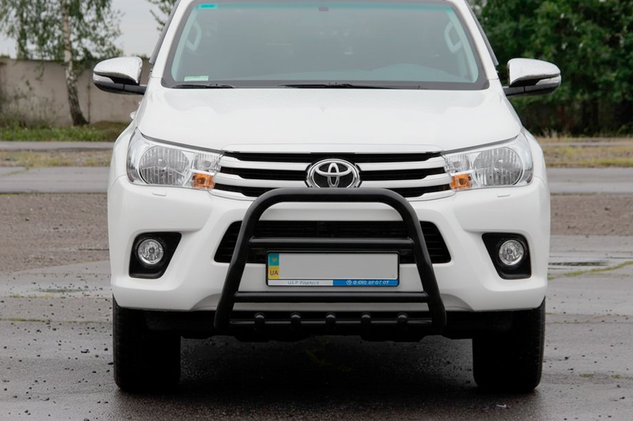Toyota Hilux 2015- рр. Кенгурятник QT006 Black (нерж.) Фото 1