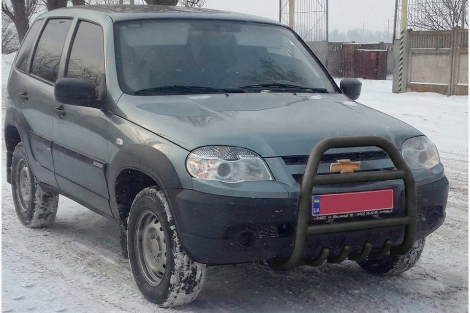 Chevrolet Niva 1998-2020 рр. Кенгурятник QT007 Black (нерж) Фото 3