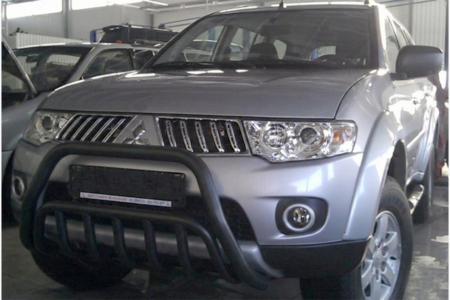 Mitsubishi Pajero Sport 2008-2015 рр. Передній захист WT002 Black (нерж.) Фото 3