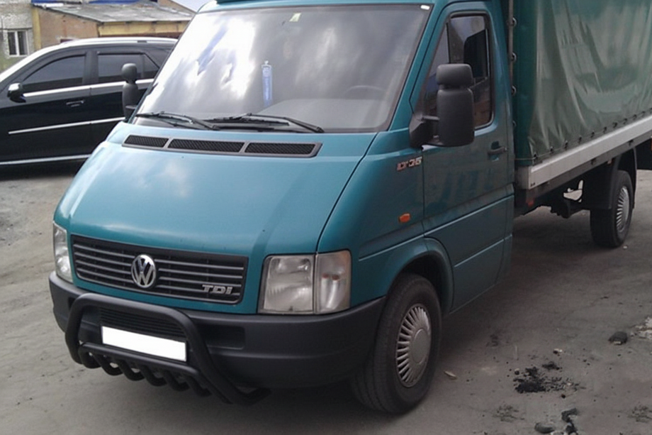 Volkswagen LT 1995-2006 рр. Кенгурятник WT002 Black (нерж) Image