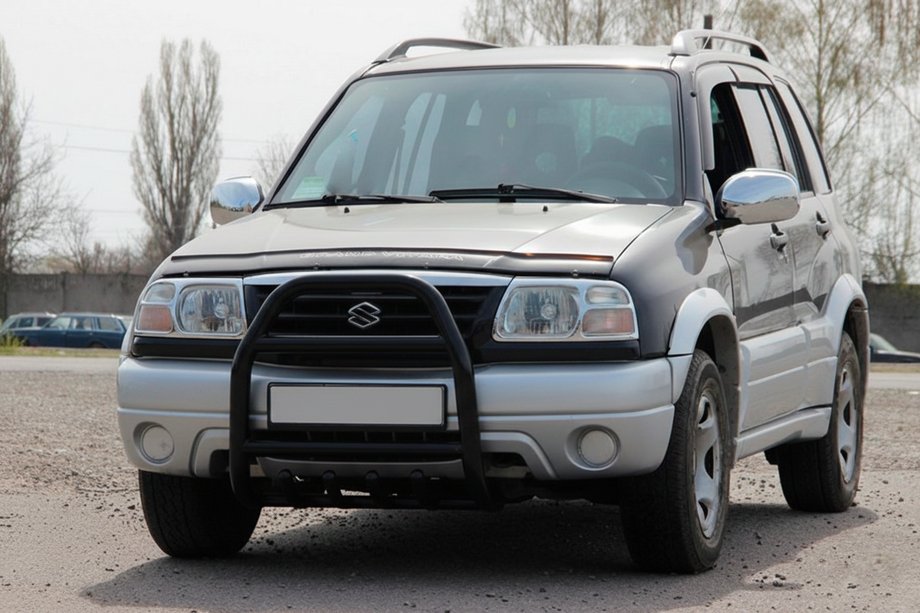 Suzuki Vitara 1998-2006 рр. Кенгурятник QT007 Black (нерж) Image