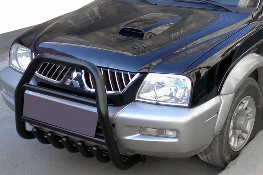 Mitsubishi L200 1996-2006 рр. Кенгурятник QT007 Black (нерж.) Фото 1