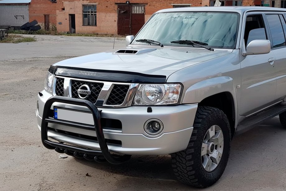 Nissan Patrol Y61 1997-2011 рр. Кенгурятник QT007 Black (нерж) Фото 2