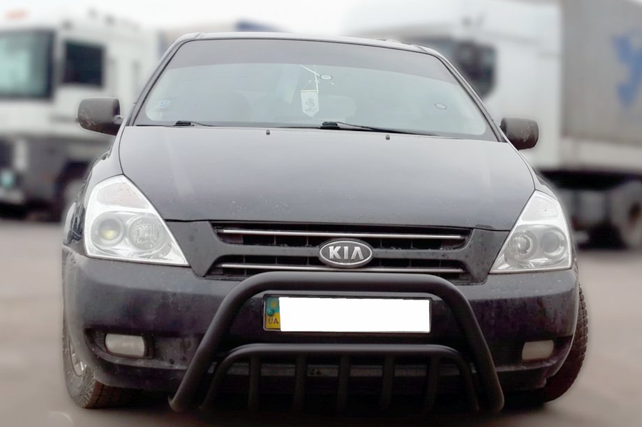 Kia Carnival 2002-2013 рр. Передня дуга WT002 Black (2006-2013, нерж.) Фото 1