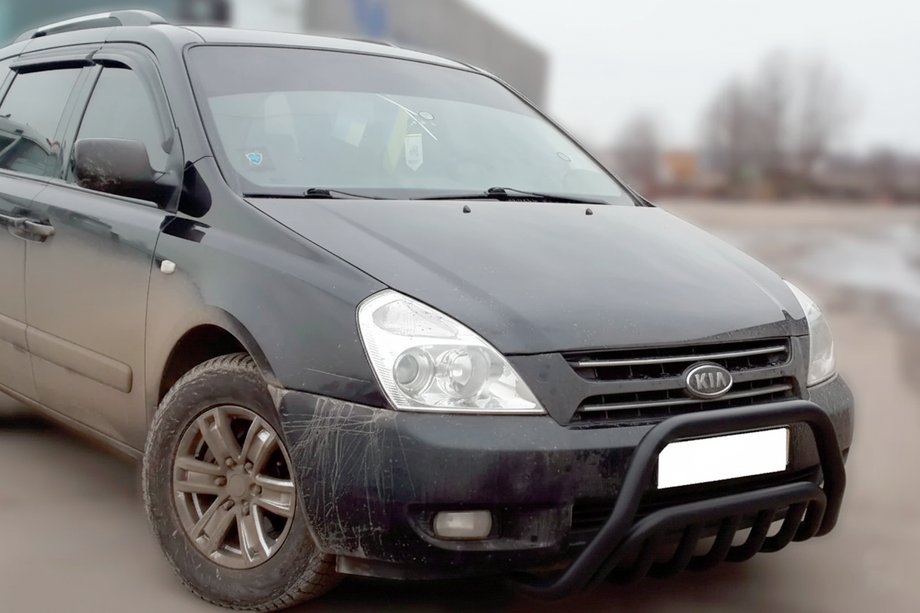 Kia Carnival 2002-2013 рр. Передня дуга WT002 Black (2006-2013, нерж.) Фото 2
