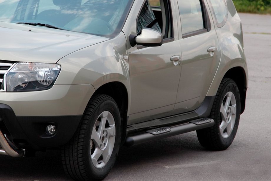 Renault Duster 2008-2017 рр. Бічні труби з вставками Black (2 шт., нерж.) Фото 2