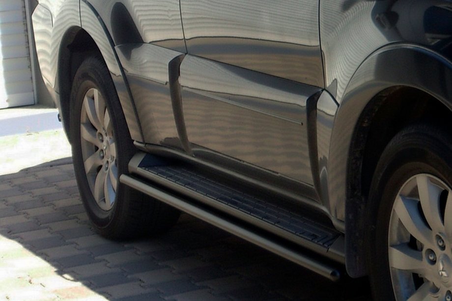 Mitsubishi Pajero Wagon IV 2006-2021 рр. Бічні труби Black (2 шт., нерж.) Фото 2