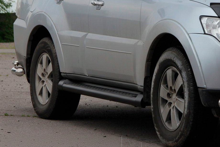 Mitsubishi Pajero Wagon IV 2006-2021 рр. Бічні труби Black (2 шт., нерж.) Фото 4