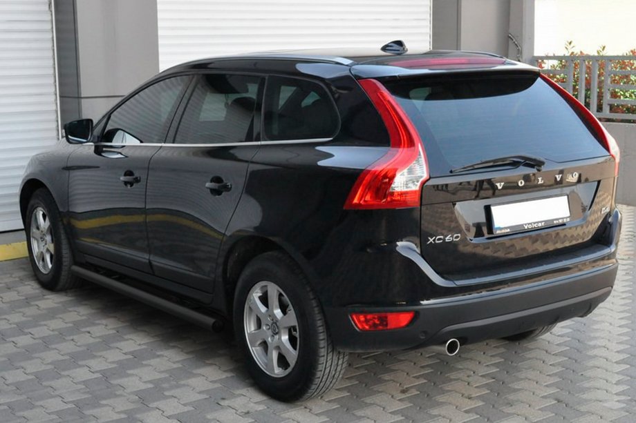 Volvo XC60 2009-2017 рр. Бічні труби BB004 Black (2 шт, нерж) Фото 3