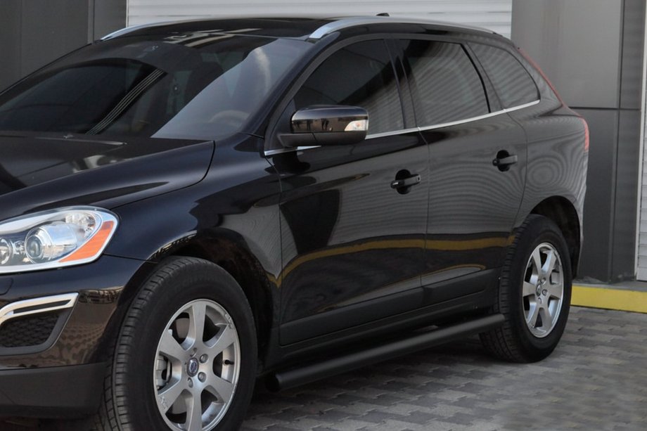 Volvo XC60 2009-2017 рр. Бічні труби BB004 Black (2 шт, нерж) Фото 1