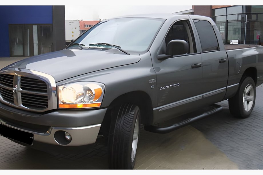 Dodge RAM (DR/DH/D1/DC/DM) 2002-2009 рр. Бічні труби кутові Black (2 шт., нерж)