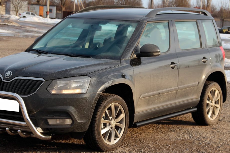 Skoda Yeti 2009-2017 рр. Бічні труби Black (2 шт., нерж) Фото 2