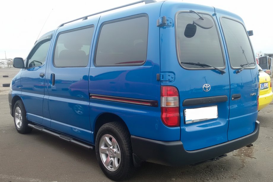 Toyota HiAce Бічні труби Black (2 шт., нерж) Image