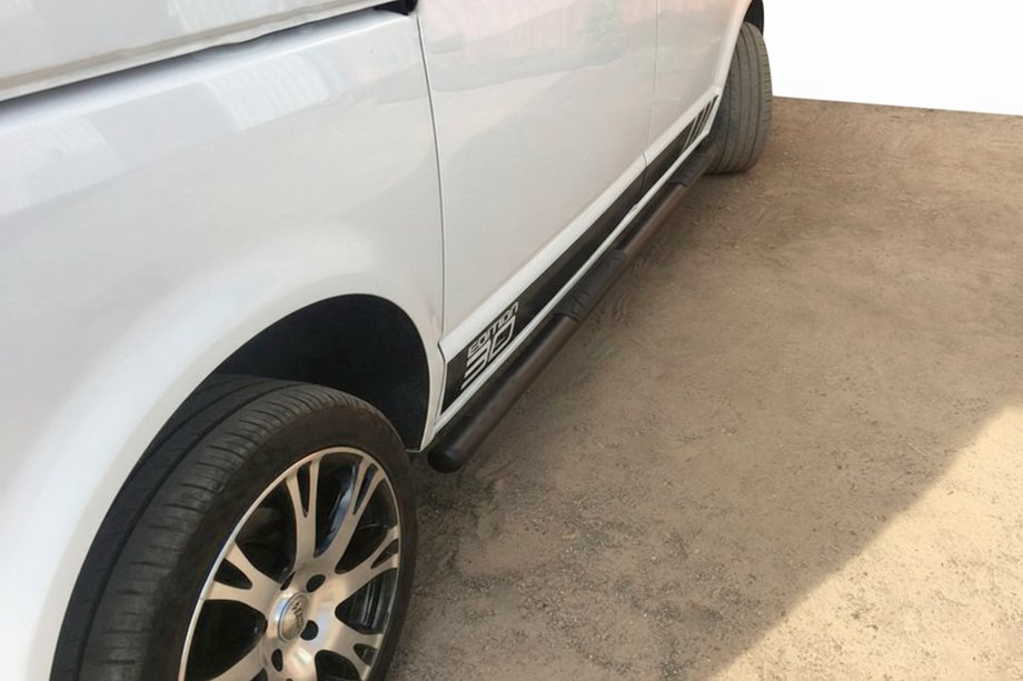 Volkswagen T5 Multivan 2003-2010 рр. Бічні труби Black (2 шт., нерж) 70мм, Коротка база Фото 7