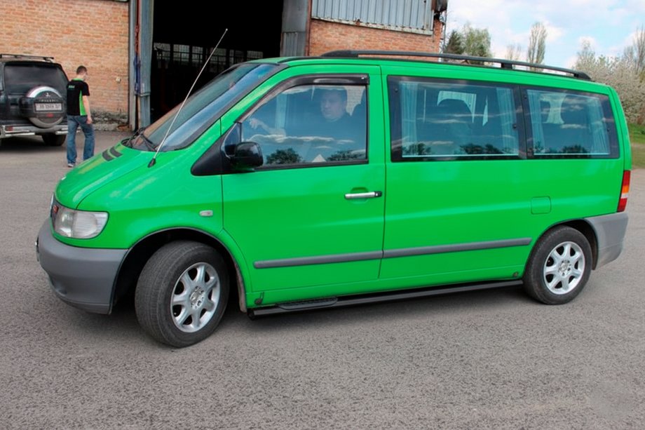 Mercedes Vito W638 1996-2003 рр. Бічні труби Black (2 шт., нерж.) d60 Фото 2
