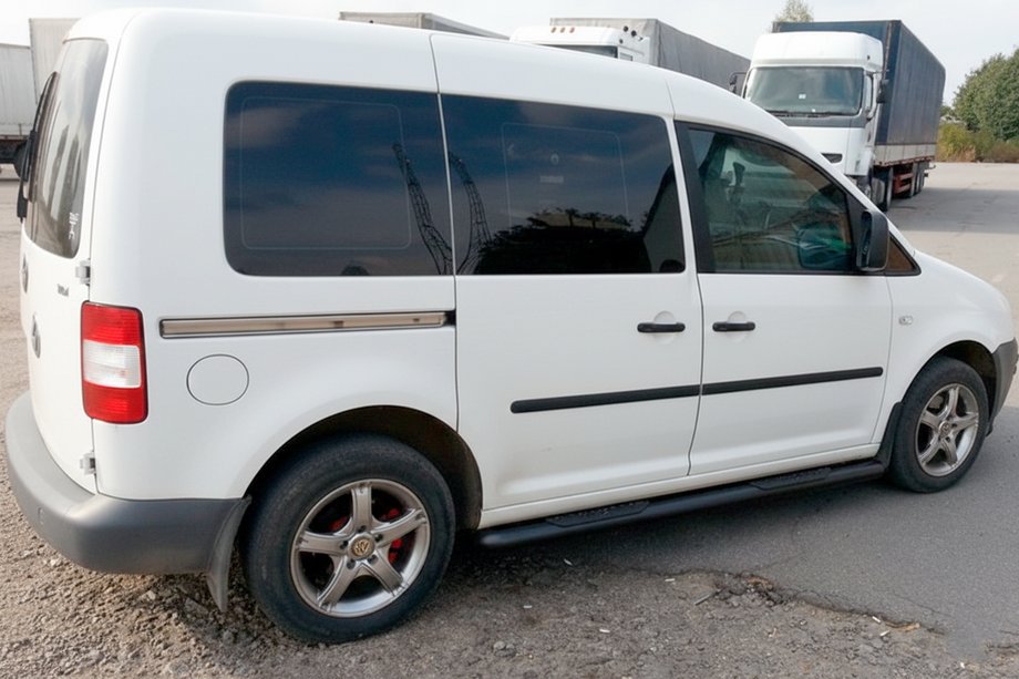 Volkswagen Caddy 2020- рр. Бічні труби BB001 Black (2 шт., нерж) d60, Maxi база Фото 2
