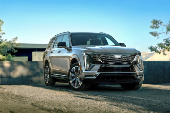 Огляд Cadillac Escalade IQL 2026: 750-сильний подовжений електричний флагман