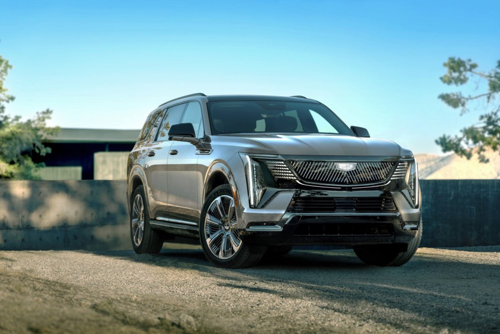 Огляд Cadillac Escalade IQL 2026: 750-сильний подовжений електричний флагман