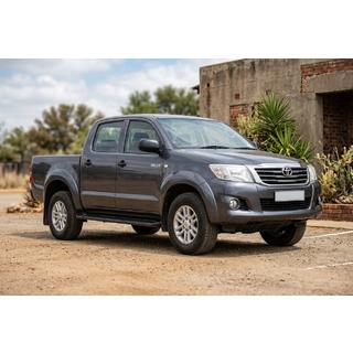 Бокові пороги Allmond Black (2 шт., алюміній) Toyota Hilux 2006-2015 рр. фото 1