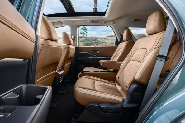 Огляд Nissan Pathfinder 2026: Оновлений сімейний позашляховик Фото 6