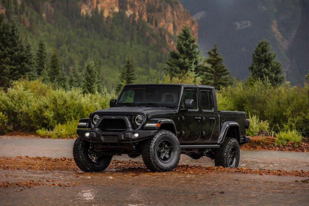 Огляд Jeep Gladiator Willys 2024: легендарний позашляховий пікап в оновленому стилі