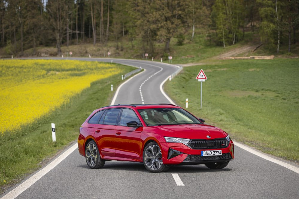 Skoda Octavia Combi RS: Огляд спортивного універсалу