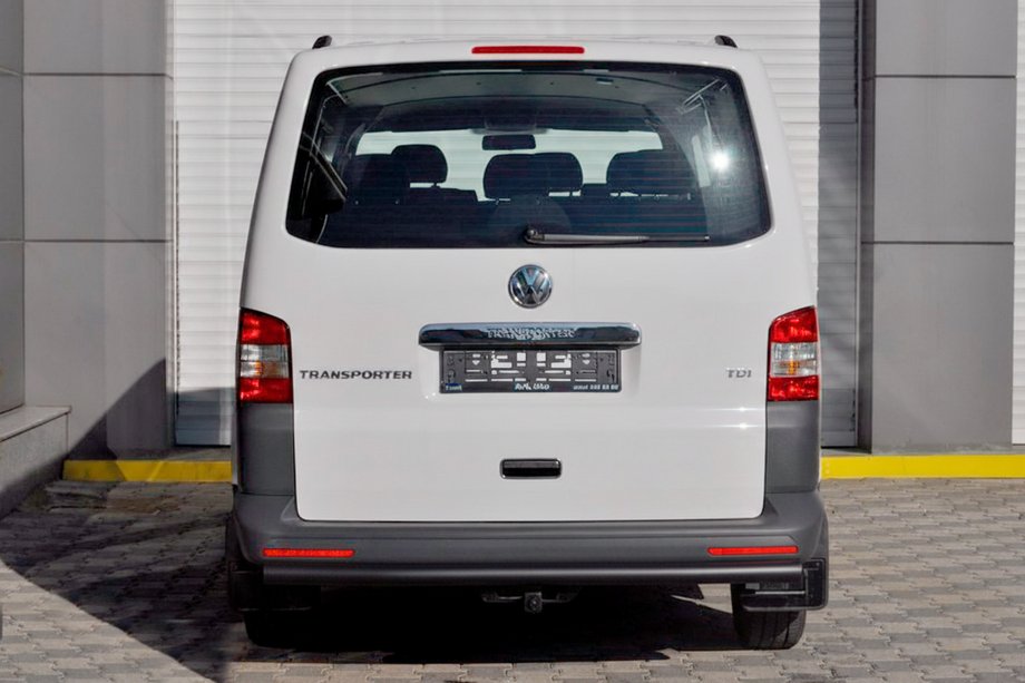 Volkswagen T5 Caravelle 2004-2010 рр. Задня дуга AK002 Black (нерж) Фото 2